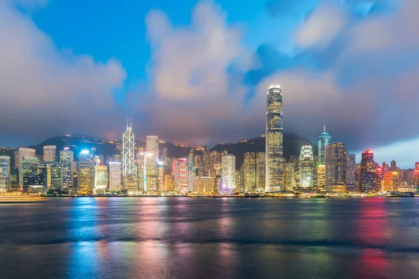 Vista noturna do Porto Victoria em Hong Kong. Ásia . — Fotografia de Stock