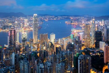 Hong Kong'da Kowloon alan manzarası görünümünden tatlım Victoria Peak