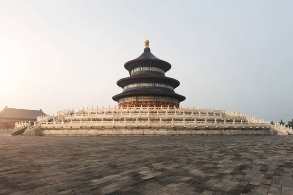 Maravilhoso e surpreendente templo de Pequim - Templo do Céu em Beiji — Fotografia de Stock