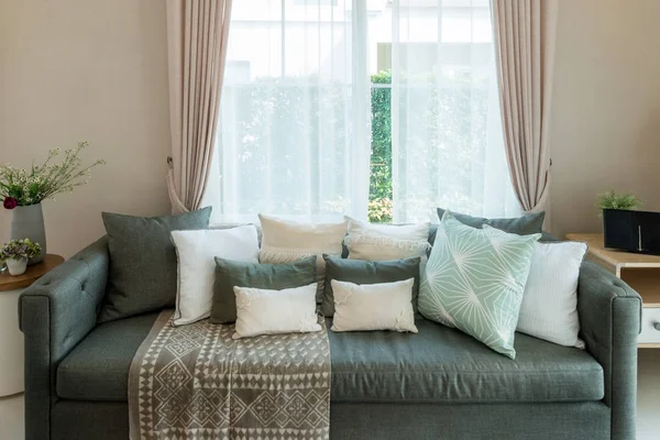 Klassiska vintage stilmöbler i ett vardagsrum. Interiör o — Stockfoto