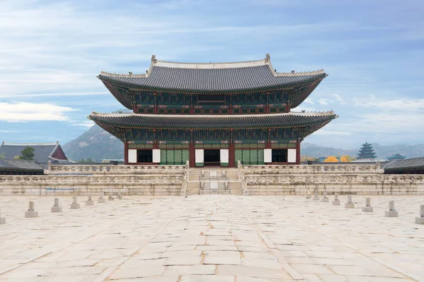 Palacio Gyeongbokgung en la ciudad de Seúl, Corea del Sur . —  Fotos de Stock