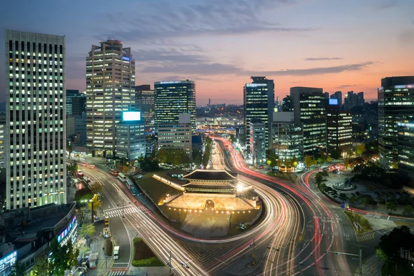 Szöul Namdaemun kapu éjjel Seoul, Dél-Korea. — Stock Fotó