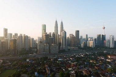 Kuala Lumpur şehir manzarası ve gökdelenler de iş d yapı