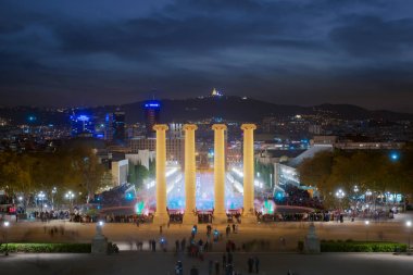 Barcelona ve Barcelona CI sarayda heykelinin sihirli Çeşmesi