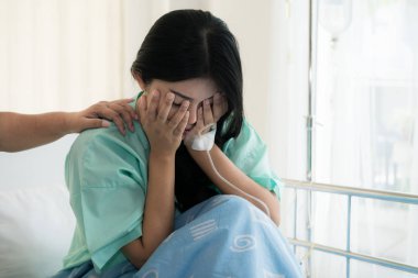 Kötü haber, kadın hasta alma Asyalı genç kadın d hastası