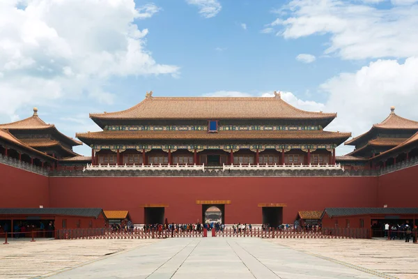 A pekingi királyi palota kapujának turista bejárata. — Stock Fotó