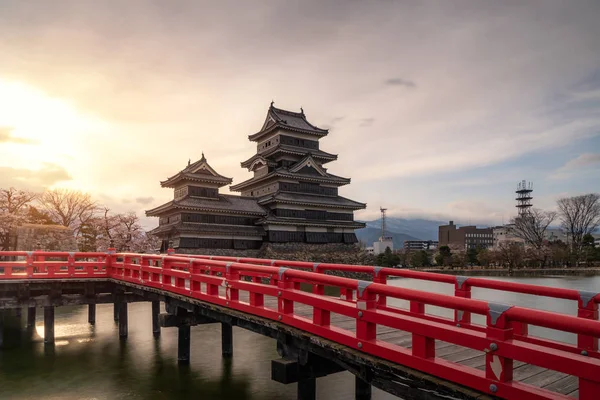 Matsumoto Castle during cherry blossom (Sakura) is one of the mo — 스톡 사진