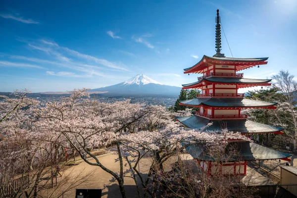 Fujijošida, Japonsko v Chureito Pagoda a Mt. Fuji na jaře — Stock fotografie