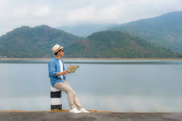 Young Beautiful Asian Man Traveler Map Hands Wear Sunglass Looking — 图库照片