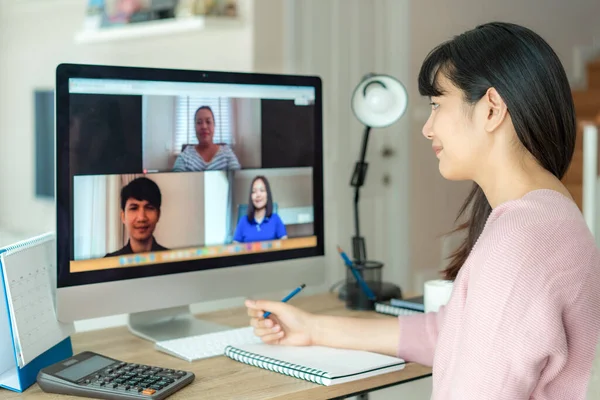 Back View Asian Business Woman Talking Her Colleagues Plan Video — Stock Photo, Image