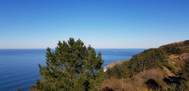 İspanya 'nın Bask Bölgesi kıyılarının manzarası