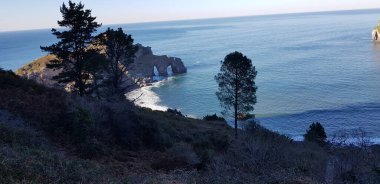 Gaztelugatxe, Biscay Körfezi kıyısında bir ada, Bermeo, Bask Ülkesi, Kuzey İspanya.