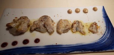 hake kokotxas farklı soslarla ızgara