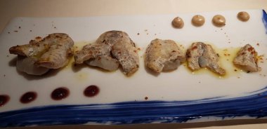 hake kokotxas farklı soslarla ızgara