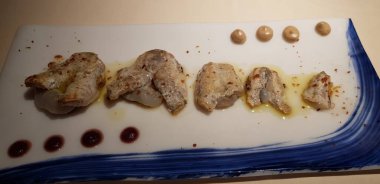 hake kokotxas farklı soslarla ızgara