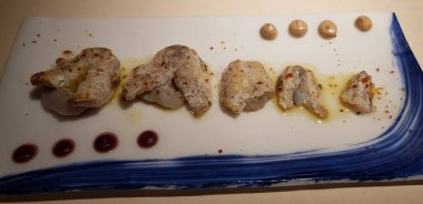 hake kokotxas farklı soslarla ızgara