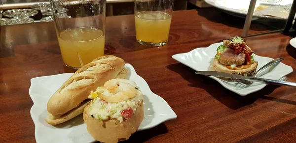 Hiszpańskie Tapas Nazwie Pintxos Kraju Basków Serwowane Barze Restauracji Kraju — Zdjęcie stockowe