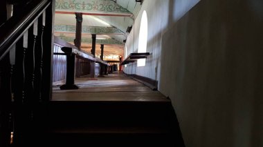 Aquitaine, Fransa 'da eski bir kilisenin içinde.