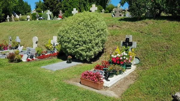 Aquitaine France August 2019 Images Cemetery Small Rural Town Aquitaine — стокове фото