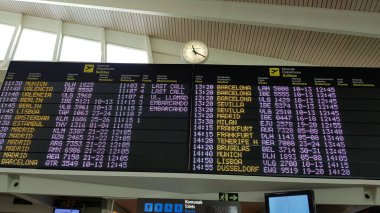 Bilbao, Bask Bölgesi, İspanya, Haziran, 28, 2019: Bilbao Havaalanı giriş alanı