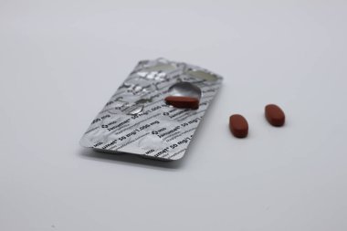 Madrid, İspanya, Nisan 13, 2020: Sitagliptin ve metformin hidroklorür içeren diyabet tedavisi için Janumet hapları