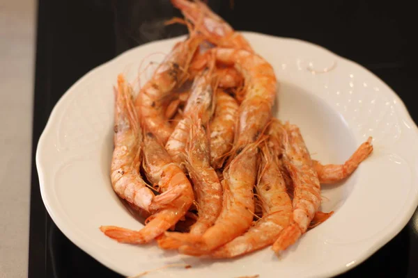 Crevettes Rouges Fraîches Cuites Sur Gril — Photo