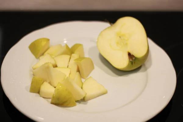 Heerlijke Gesneden Goudgele Appel — Stockfoto