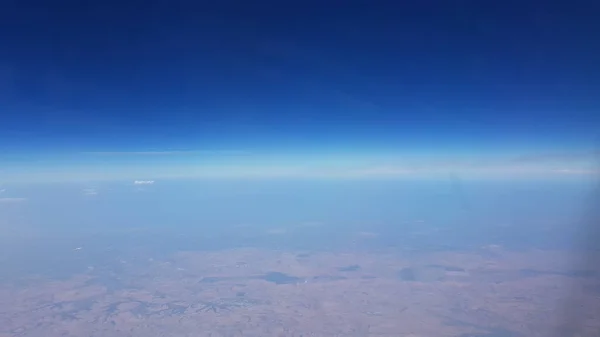 ビルバオ発イスタンブール行きの飛行機から撮影された空中風景 — ストック写真