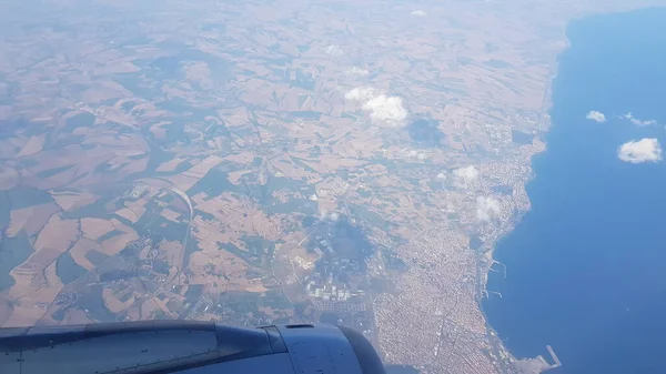 从毕尔巴鄂飞往伊斯坦布尔的飞机拍摄的空中风景 — 图库照片