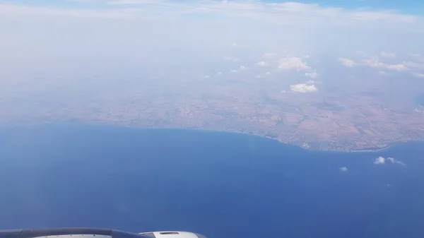 ビルバオ発イスタンブール行きの飛行機から撮影された空中風景 — ストック写真