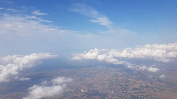 빌바오에서 이스탄불로 날아가는 비행기에서 — 스톡 사진