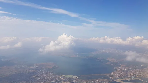 ビルバオ発イスタンブール行きの飛行機から撮影された空中風景 — ストック写真