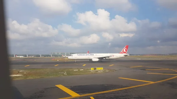 Istanbul Turkey June 2019 Turkish Airlines Plane Runway Istanbul Airport — Stock Photo, Image