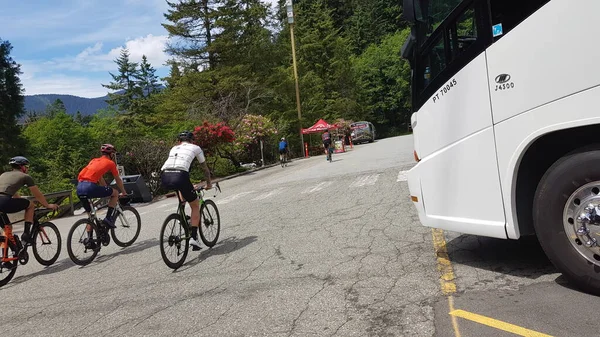 Vancouver Canadá Junio 2019 Ciclistas Estacionamiento Una Estación Montaña Vancouver — Foto de Stock