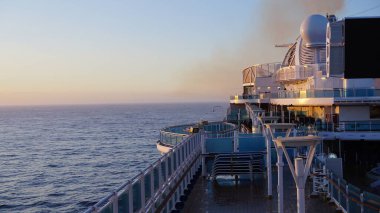 Juneau, Alaska, ABD, 28 Mayıs 2019: Alaska 'da bir yolcu gemisinin güvertesi