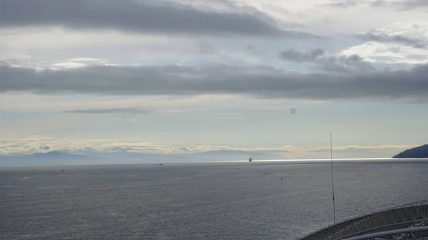 캐나다의 유람선에서 바라본 해시계 — 스톡 사진
