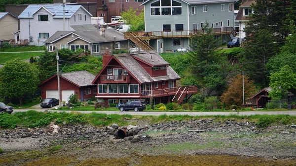 Casas Madera Pie Las Montañas Junto Mar Juneau Alaska Estados —  Fotos de Stock