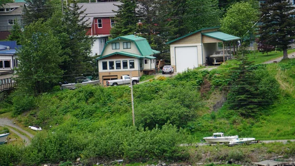 Case Legno Piedi Delle Montagne Riva Mare Juneau Alaska Stati — Foto Stock