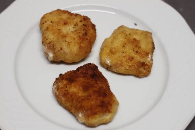 Tabakta kızarmış San Jacobos