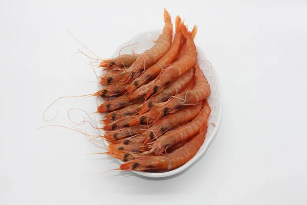 Crevettes Rouges Crues Isolées Sur Fond Blanc — Photo