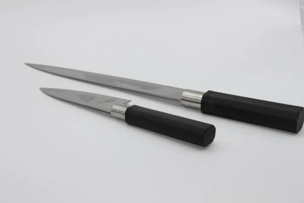 Beyaz Arka Planda Profesyonel Mutfak Bıçakları — Stok fotoğraf
