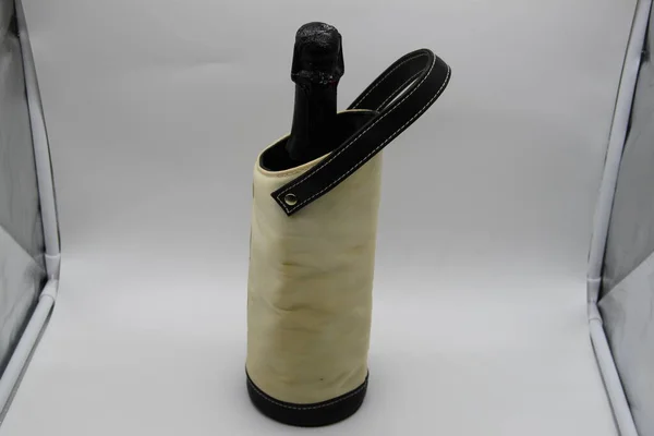 Μπουκάλι Σαμπάνιας Μια Τσάντα Ψύξης Μπουκάλι — Φωτογραφία Αρχείου