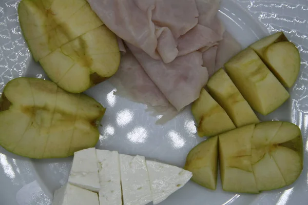 健康早餐 新鲜水果 蛋白质和乳制品 — 图库照片