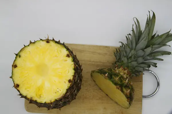 Fruta Piña Rodajas Sobre Tabla Cortar Madera — Foto de Stock