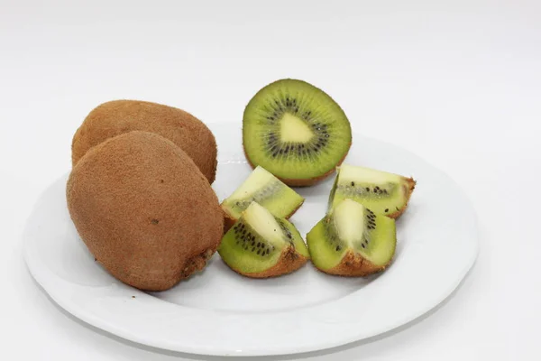 Plasterki Owoców Kiwi Izolowane Białym Tle — Zdjęcie stockowe