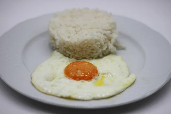 Smažené Vejce Bílá Rýže Izolované Bílém Pozadí — Stock fotografie