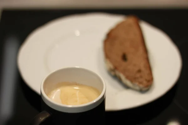 Pane Segale Tostato Con Caffè Con Latte — Foto Stock