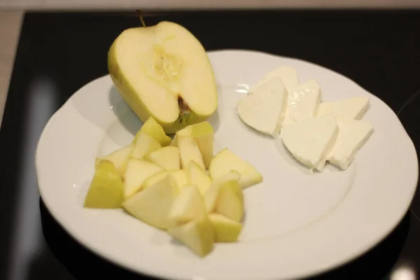 Taze Meyve Taze Peynirli Sağlıklı Kahvaltı — Stok fotoğraf