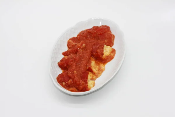 Papryka Nadziewana Dorszem Sosie Pomidorowym — Zdjęcie stockowe