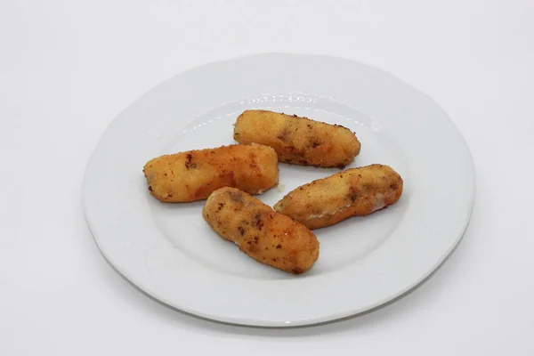 Crocchette Fritte Piatto Bianco — Foto Stock